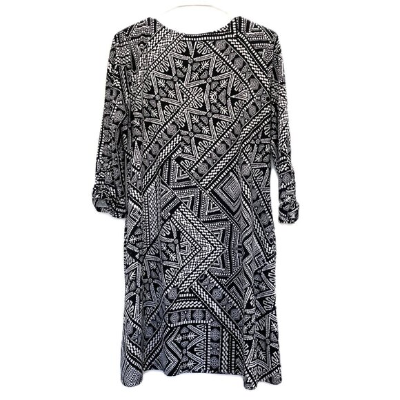 AB Studio Black & White Swing Dress with Side Pockets and 3/4 Sleeves - Picture 2 of 6